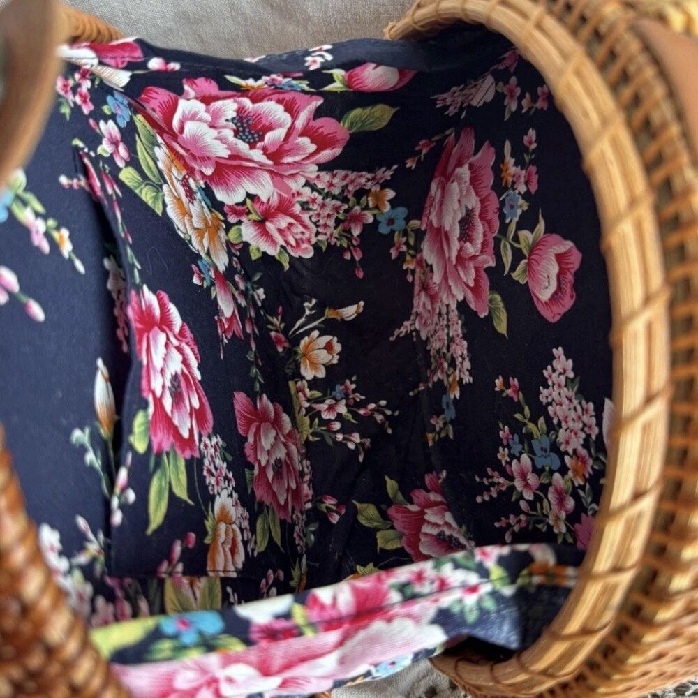 Round Rattan Wicker Woven Purse Crossbody Floral Lined Boho Cottage Core 8x3 Bag - Picture 3 of 11